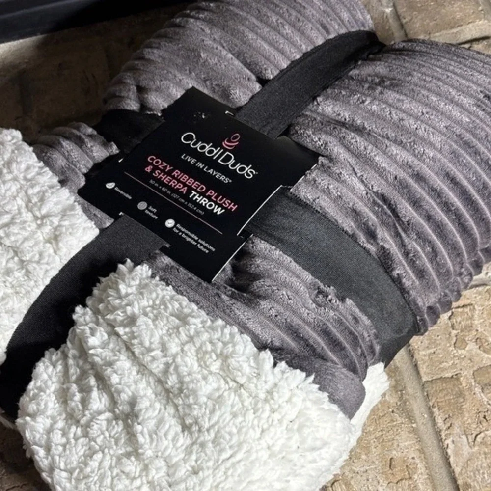 Cuddl Duds Cozy Plush Sherpa Throw Blanket Gray Ribbed 50in by 60in Gift NEW